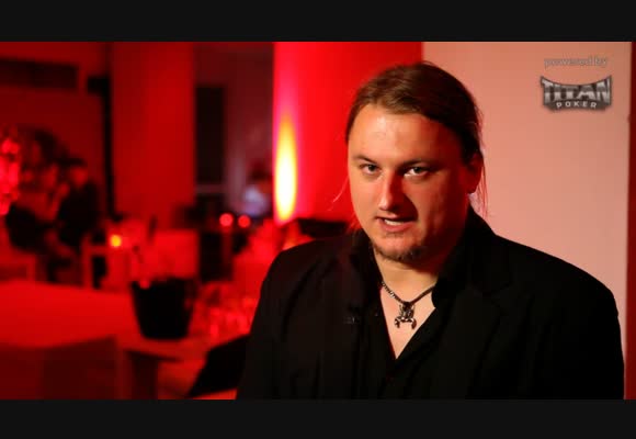 Black Member Party VIII: Interview Korn